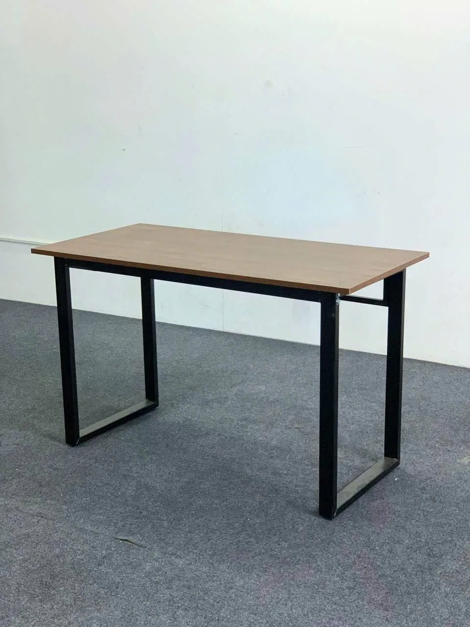Bàn Làm Việc Chân Sắt Chữ U Tối Giản Hiện Đại - BLV142