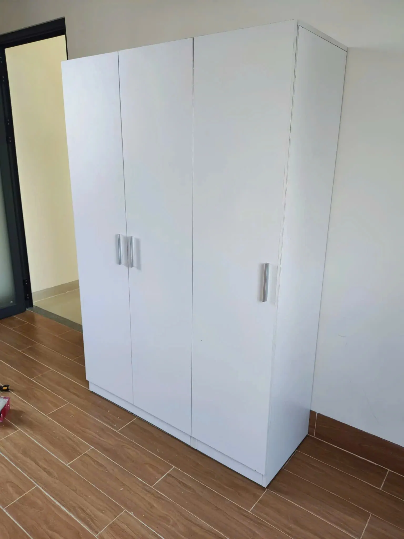 Tủ Quần Áo Gỗ 3 Cánh Có Tay Nắm Hiện Đại - TQA41