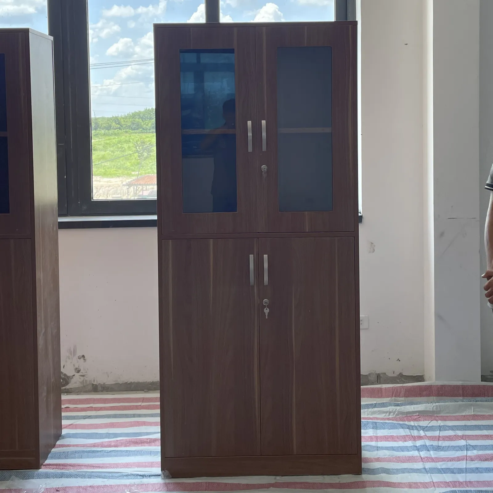 Tủ Tài Liệu Gỗ 4 Cánh Kính Tiện Lợi - THS224