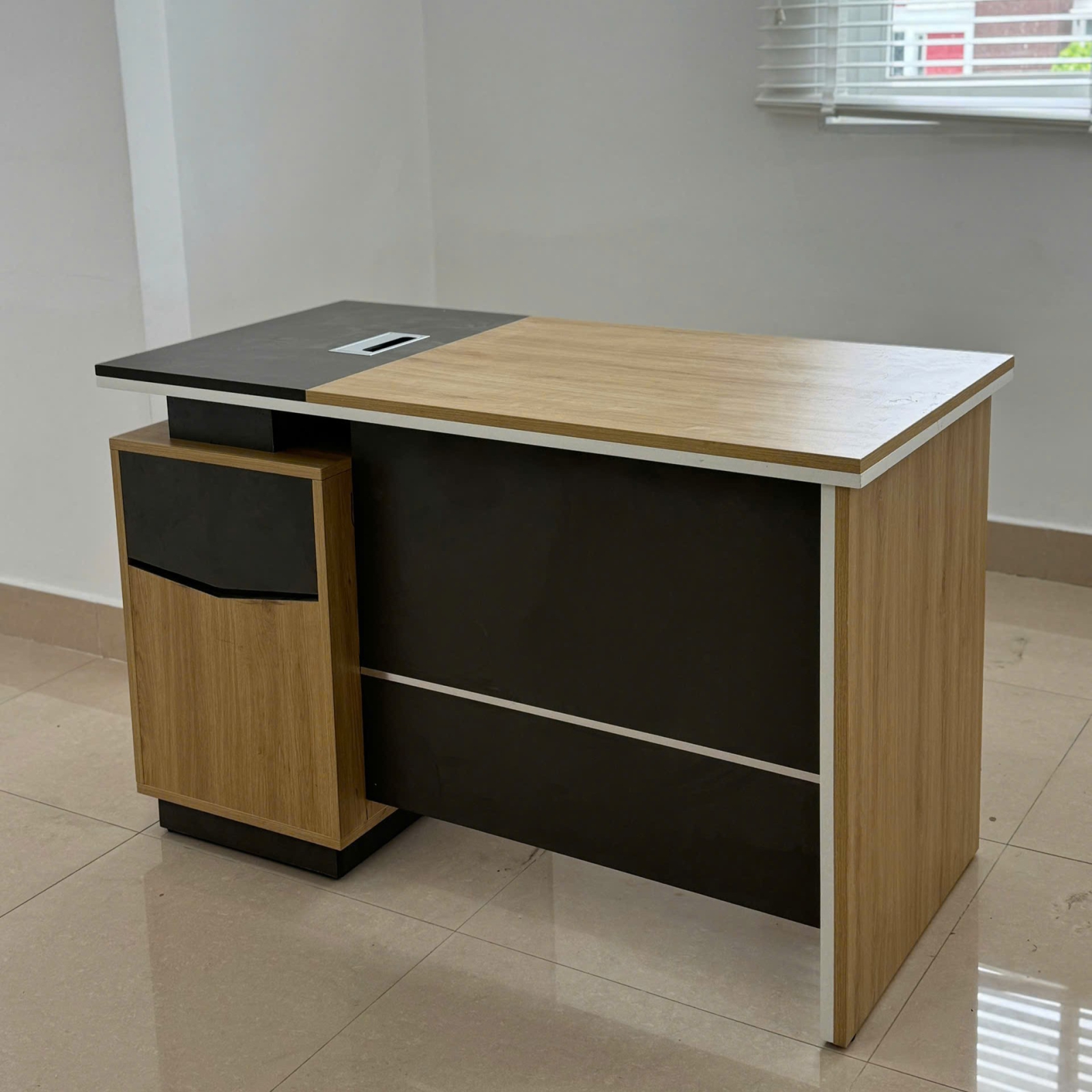 Bàn Giám Đốc Quản Lý Gỗ Công Nghiệp 120x60cm - BGĐ69