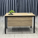 Bàn Văn Phòng Chân Sắt Có Yếm Che Lửng - BLV101