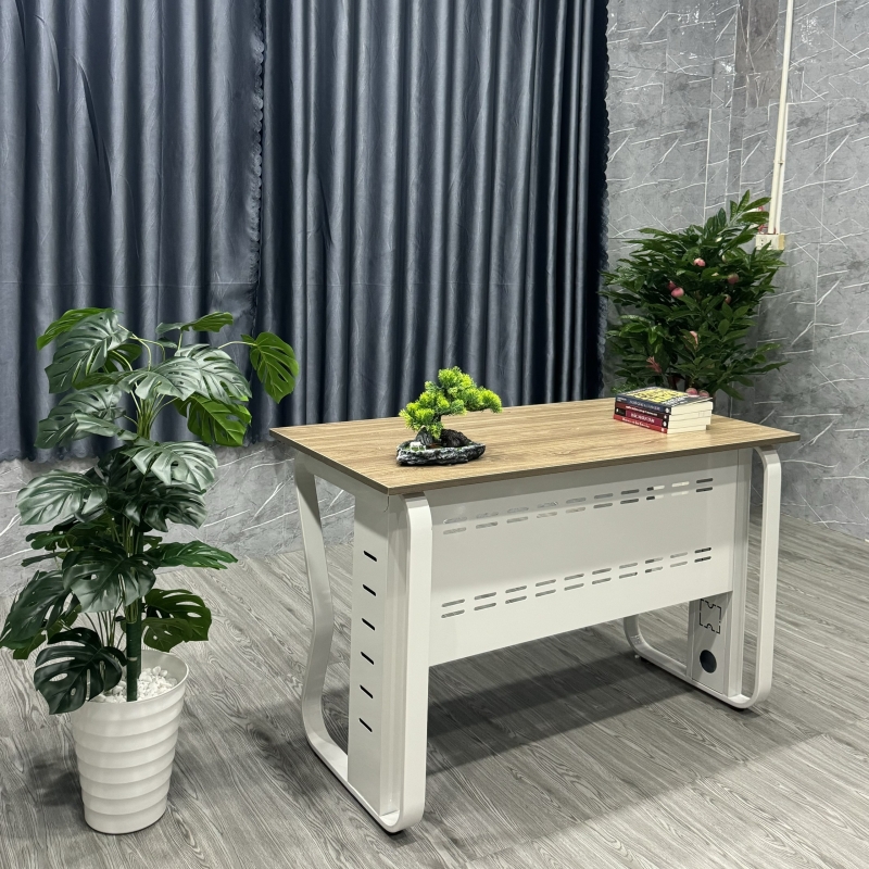 Bàn Văn Phòng Có Yếm Chân Uốn Nhập Khẩu - BLV120